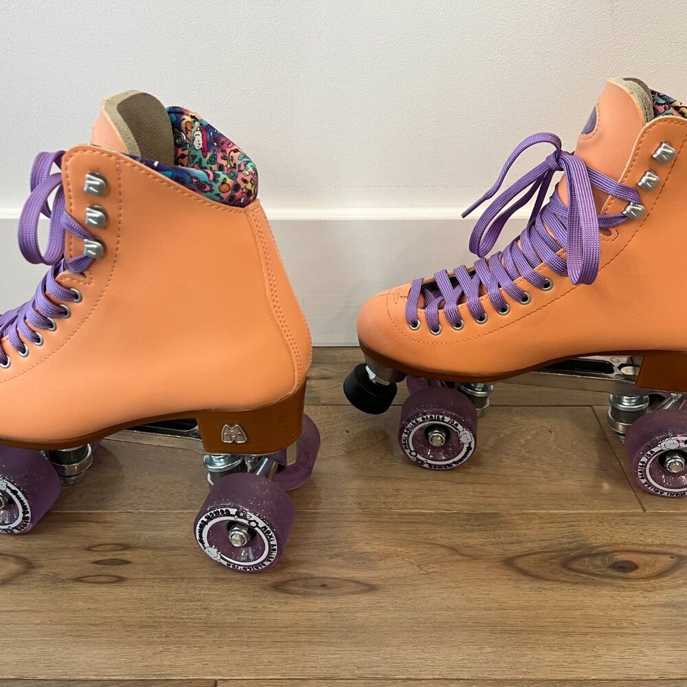 Moxi Beach Bunny Roller Skates, Peach Blanket, Size 7 (fits like 8), like new - Picture 8 of 14